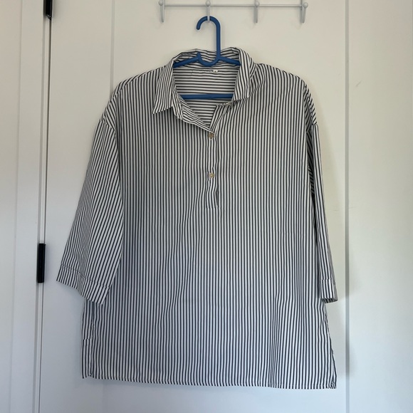 3/4 Sleeve Length, half button up shirt - Picture 1 of 6
